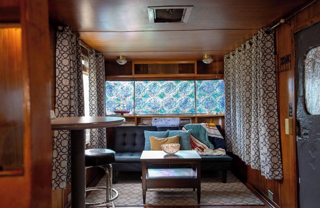 Vintage Trailer - Cute Spot for Budget Travelers