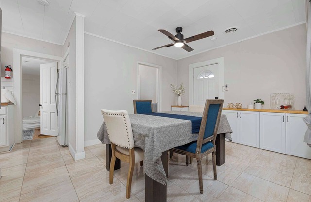 Vintage West Central Apt | Walkable | Parking