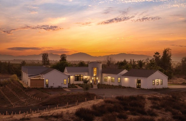 Vintner's Village | California-Chic Wine Estate