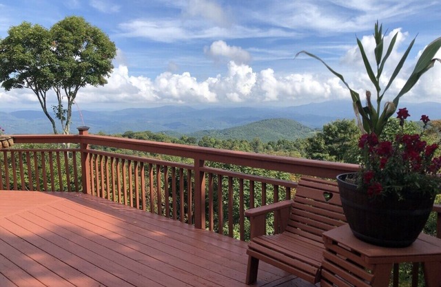 VISTAS ON VILLAGE ROAD