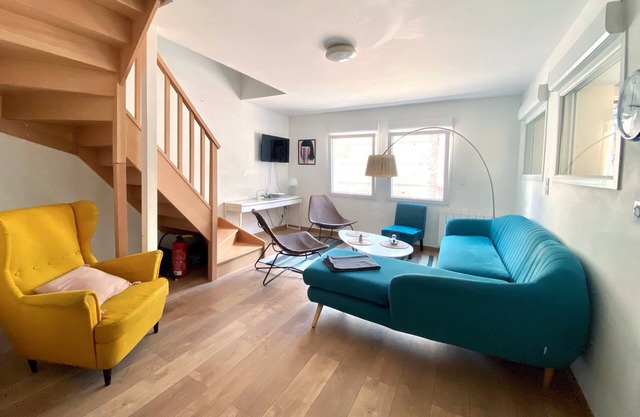 Vivre au Cœur de Rouen : Maison de Ville Moderne
