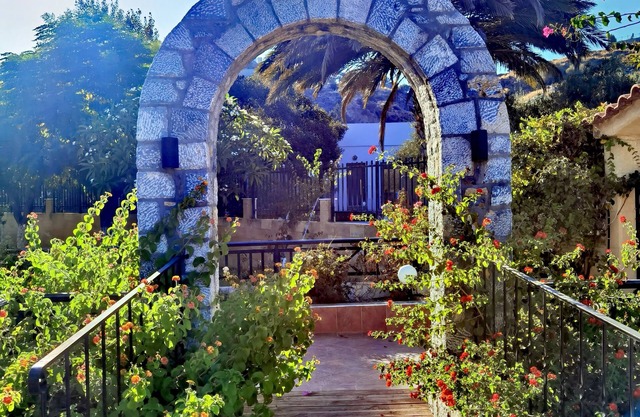 Vlycha Beach Studios & Apartments
