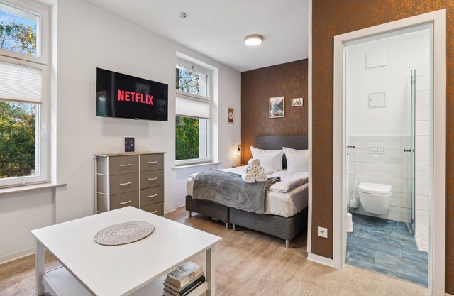 Vorstadtoase für 3 Pers - 2023 eröffnet - Netflix, Parken, Nähe BER