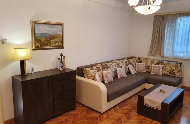Vršac City Center Apartment Overlooking City Halln