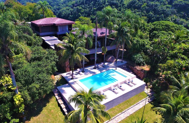 W01. 337 · Island of Japan by WhereInRio Luxury Rentals