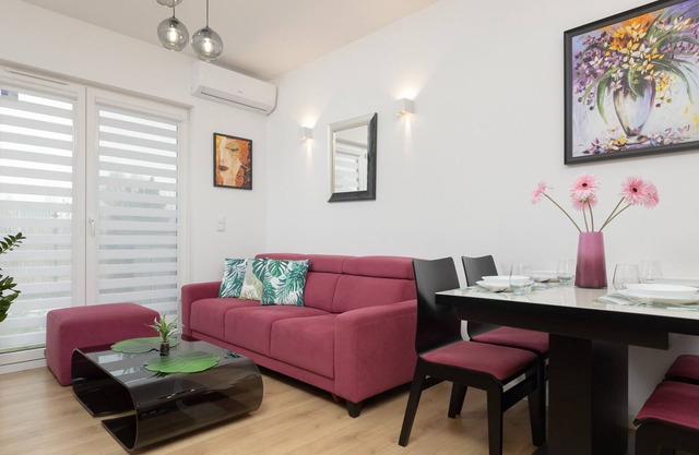 Wał Miedzeszyński 466Z | 2 Bedrooms, Terrace, Parking