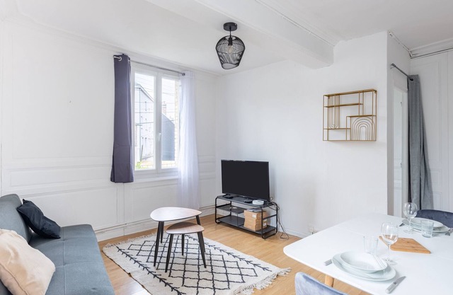 Waddington 101 - One Bedroom Apartment, Sleeps 3