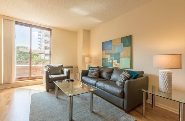 Walk Along Hudson River | Downtown 1BR near NYC