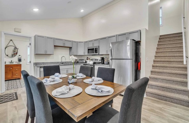 Walk Downtown | Parkside | City View | Beautifully Remodeled