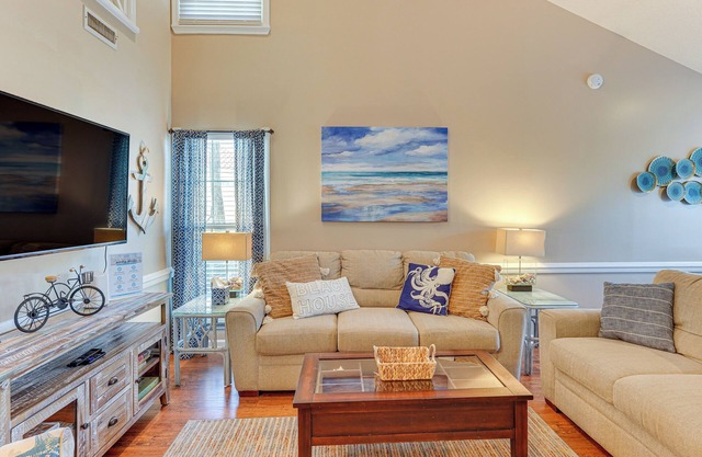 Walk to Beaches: Resort Getaway Near Pier Park!