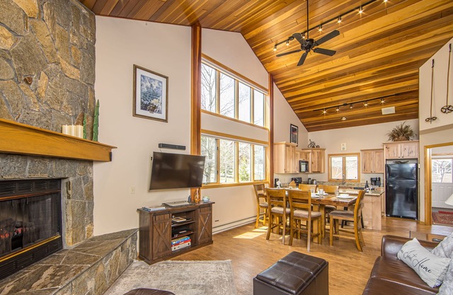 Walk to Lifts | Cozy 3BR Condo in Big Sky | Centrally Located For Summer Fun