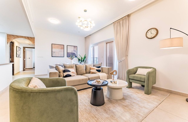 Walk to Metro, Minutes from Ibn Battuta Mall, Victoria Residency by Deluxe Holiday Homes