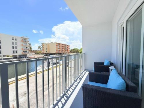 Walk To Ocean Waterfront Views Parking Free