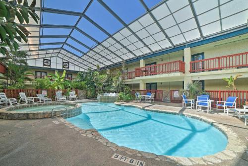 Walk to Padre Beach Studio with Hot Tub Access