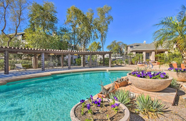Walk to Papago Park: Phoenix Condo w/Pool Access!