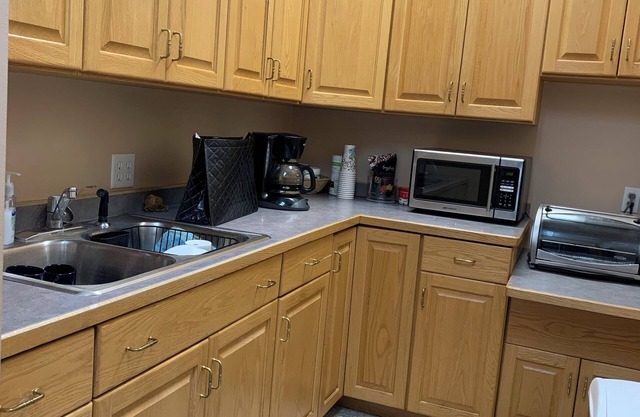 Walk to Steele County Fair Ground park with 3 parking spaces, sleep 5, have AC.