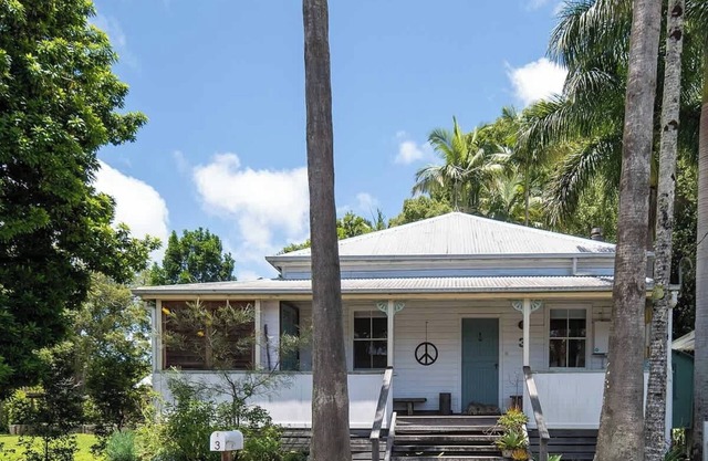 Walk to Town Pet-Friendly l Nova Escapes