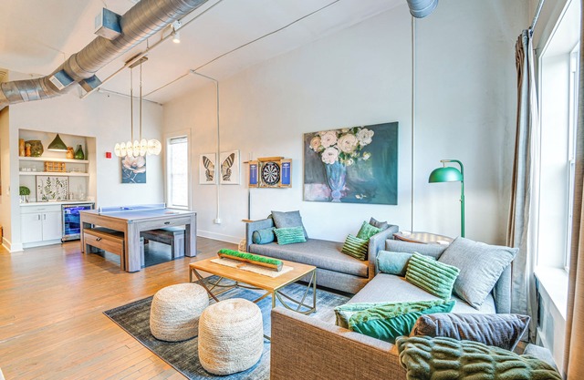 Walk to Vanderbilt: Eclectic Apt in Nashville