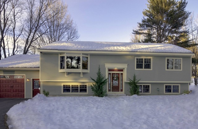 WALK TO VILLAGE/DINING/SHOPPING/MINUTES TO SKIING/OWNER OPERATED/CLEAN