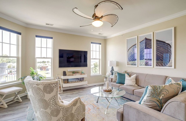 Walkable Condo w/Drawbridge Views in Cambridge
