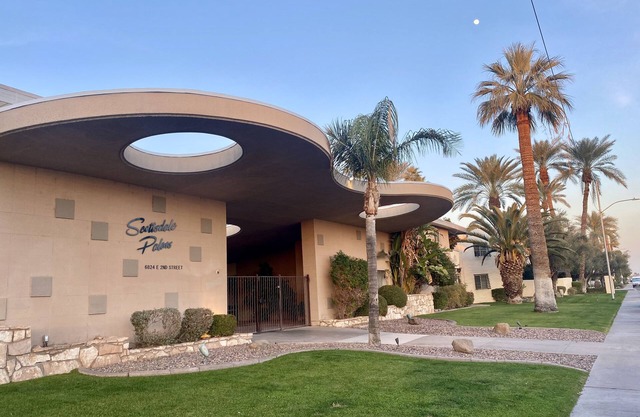Walkable Old Town Scottsdale. 2 BR 1st Fl. Heated Pool.