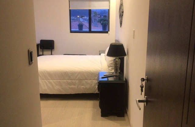 Walkable to Downtown/Stadium/Hosp. St Ines. 360 View of Cuenca - Room + Terrace