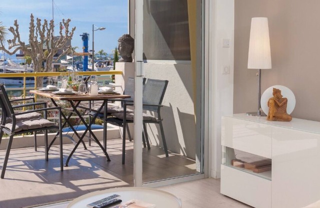 Want to GET AWAY from it all by the sea in GOLFE JUAN?