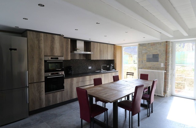Warm and cozy house: Heart of Sainte-Marie-du-Mont (from 2 to 8 guests)