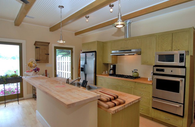 Warren Dunes - Large 2 Br-2 Bath, Hot Tub, Wbfpl , Next To Wineries