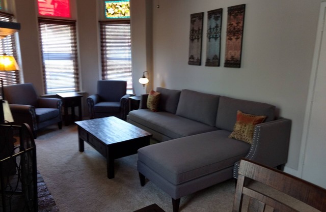 Washington, DC, 2-Bedroom, Logan Circle View.