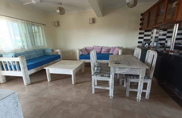 Watamu Apartment 5 walk minutes to the beach!
