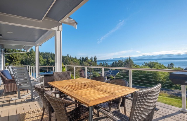 Water & Mountain Views: Escape to Whidbey Island!