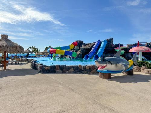 Water Slide Family friendly 3BR Condo