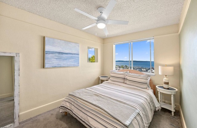 Water views Cozy Victorian Top Duplex Unit