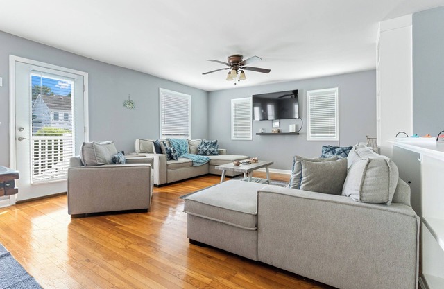 Waterfront 4BR w/Dock & Kids’ Rec Room