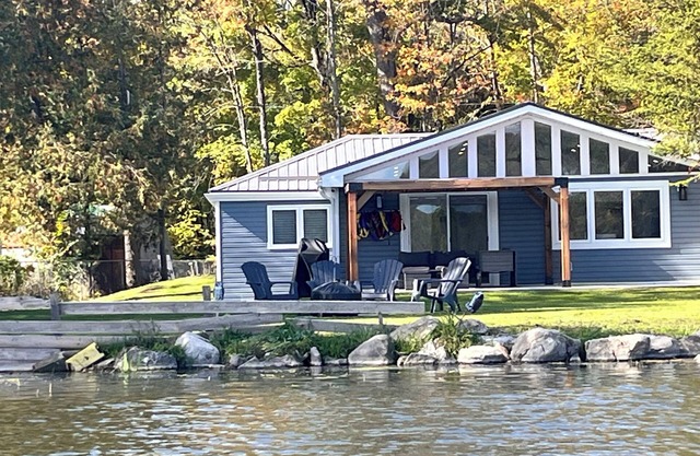 Waterfront Cottage Retreat on Trent River – Peaceful Getaway