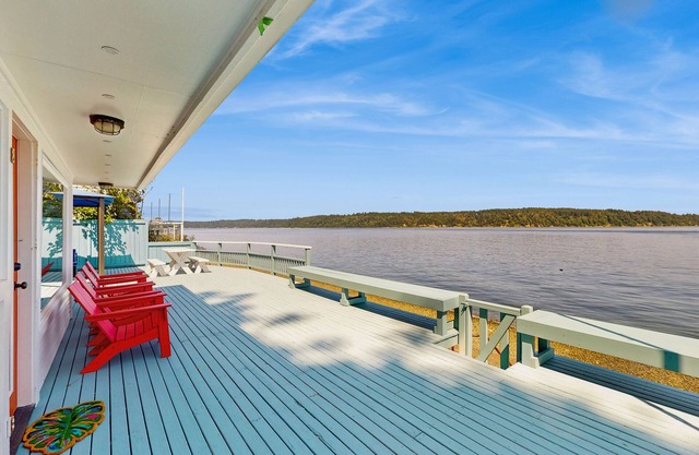 Waterfront Home on Puget Sound w/Stunning Mount Rainier View, Deck, & Bunkhouse