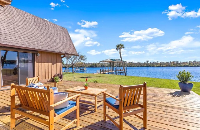 Waterfront Homosassa Family Getaway with Dock!
