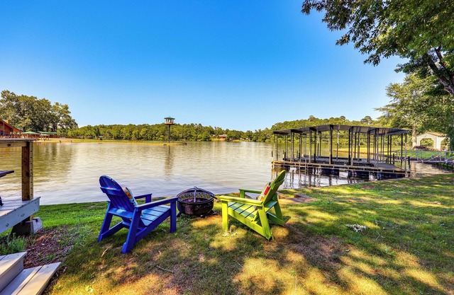Waterfront Lake Hamilton Vacation Rental w/Dock!