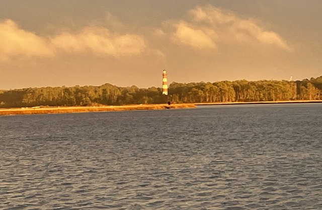 Waterfront! Light House views…