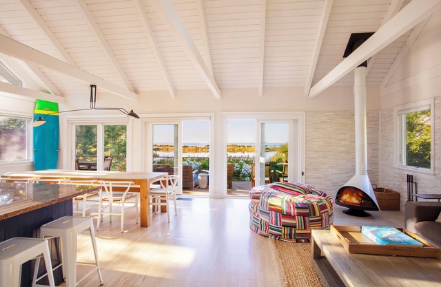 Waterfront Modern Retreat - Heated Pool & Spa