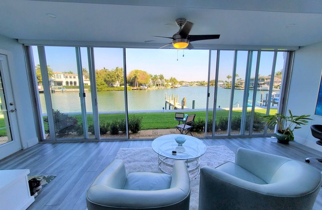 Waterfront- Newly Renovated walk out to Bay & Steps to Beach 2BR/2Ba