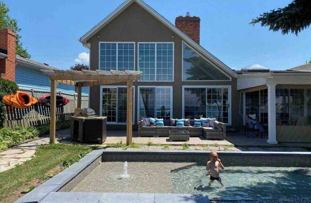 Waterfront Niagara Home w/Hot tub & Fire table