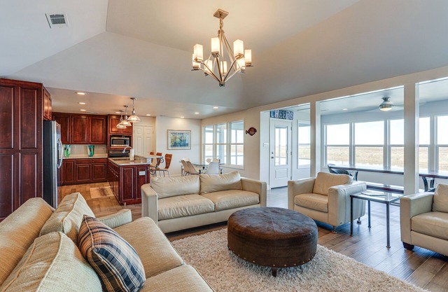 Waterfront NOLA Gem w/Boat Dock & Lift