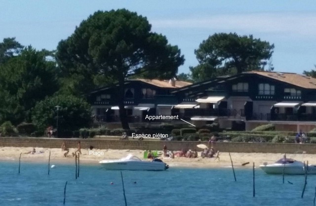 Waterfront, panoramic view of the Bay of Arcachon, direct beach access