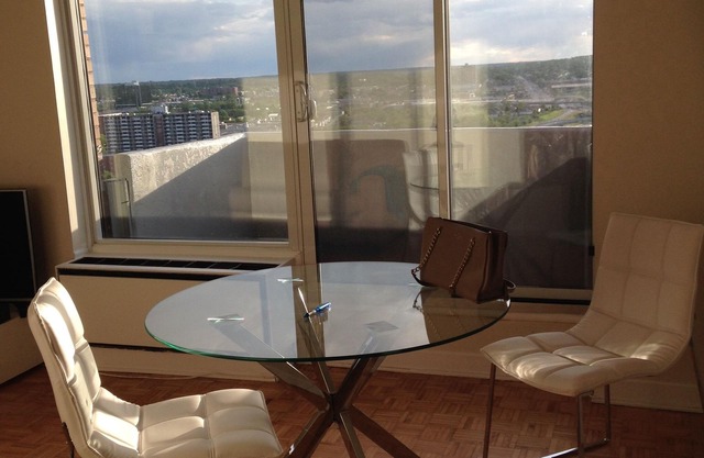 Waterfront Penthouse Condo facing Parliament Hill and Ottawa River Sleep 4!