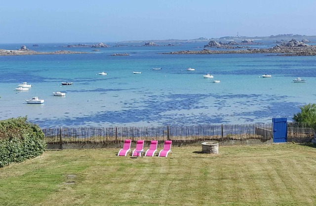 Waterfront property with superb views. Withdrawal 26/07 to 02/08