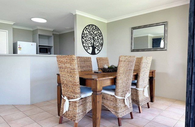 Waterfront Resort | Sleeps 6 | Pool | Wifi