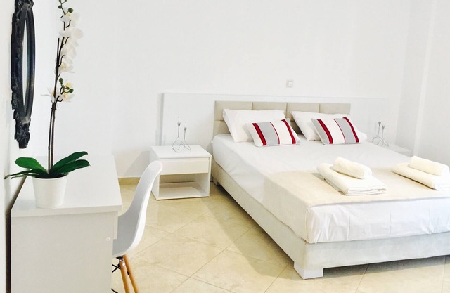 Waves apartment by the beach