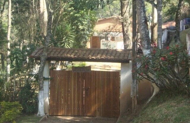 Weekend = R$ 1,380.00, fireplace, heated pool and small pet for up to 12 people